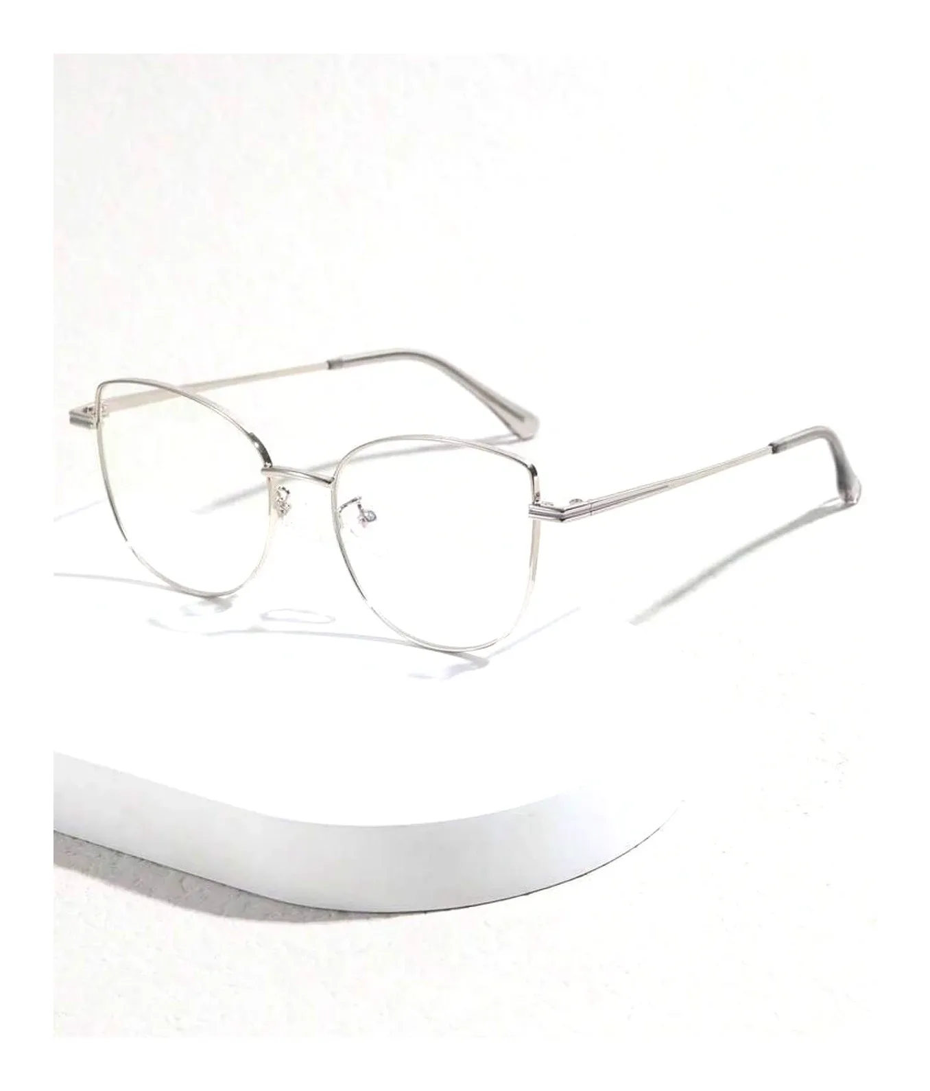 Lourdes Silver, vista frontal